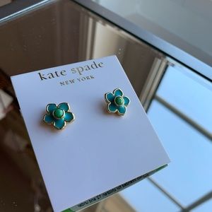 Kate Spade New York earrings 🌸